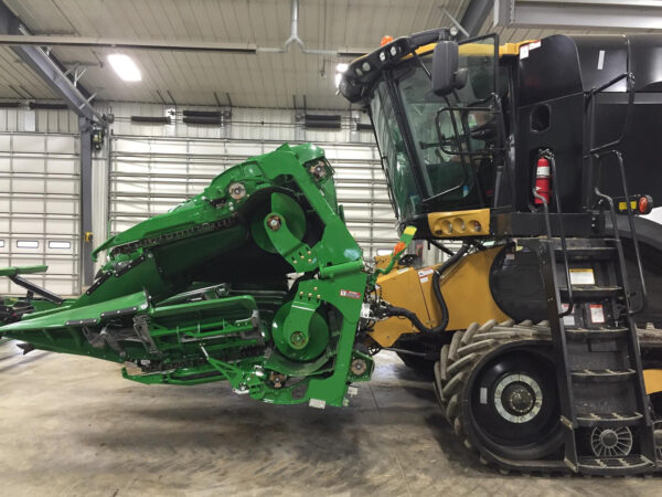 700-0008-1N-G Adapter: CLAAS Lexion Combine to John Deere Header