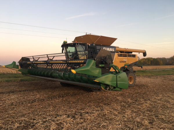 700-0008-1W-G Adapter: CLAAS Lexion Combine to John Deere Header