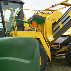 700-0025 Adapter: Oxbo Combine to John Deere Header