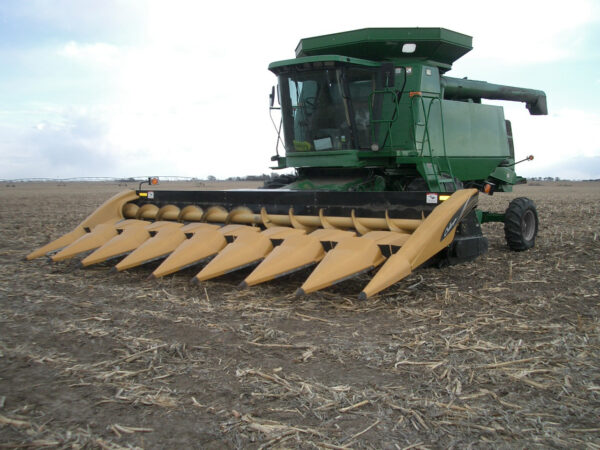 700-0060 Adapter: John Deere Combine to Challenger/Gleaner/Massey Ferguson Header