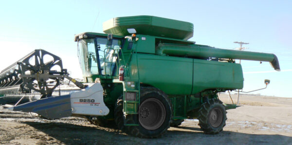700-9250JD Adapter: John Deere Combine to Gleaner/Massey Ferguson Header - Image 3