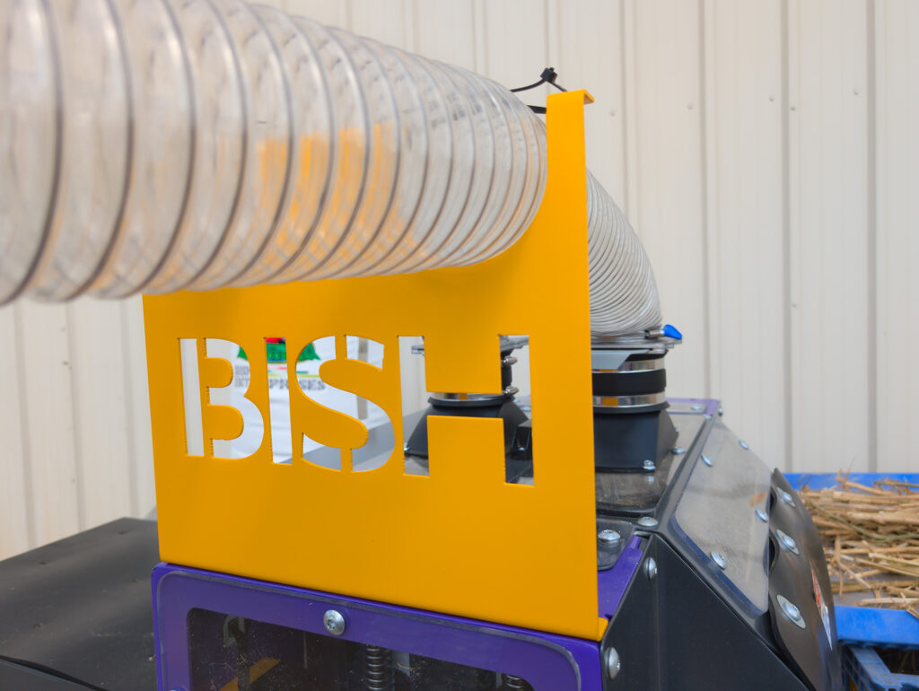 Bish Decorticator with vacuum system for fiber collection