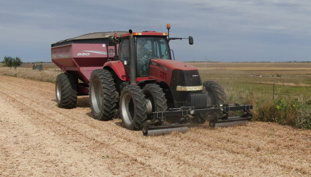 Case IH Magnum X tractor stalk rollers for corn residue