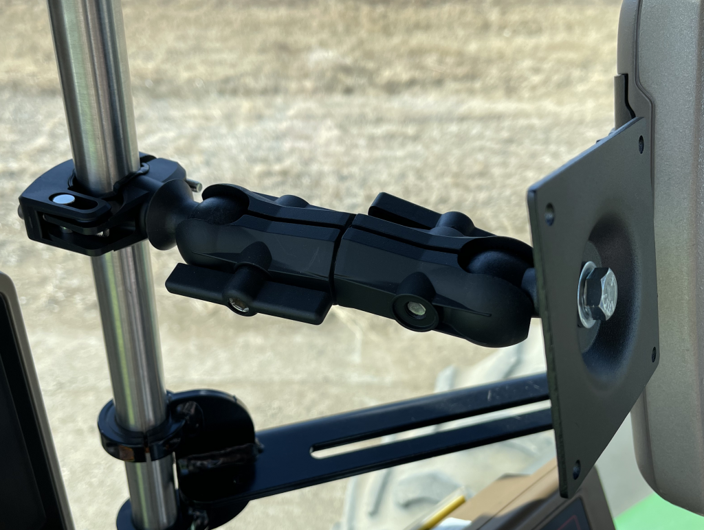 Adjustable HDX knuckle joint for monitor mount