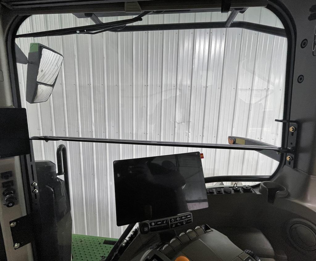 Bottom window rail kit for 2009+ John Deere® 7, 8 & 9R Series tractors & R Series sprayers - Image 3