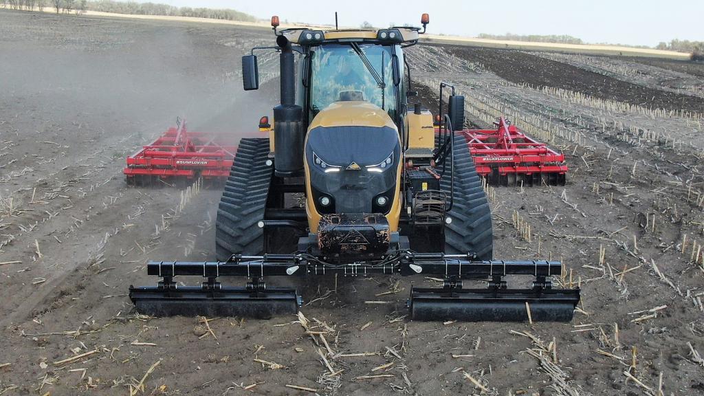 Stalk roller system (52") for Fendt® 900 Vario MT & Challenger® MT700 Series tractors - Image 4