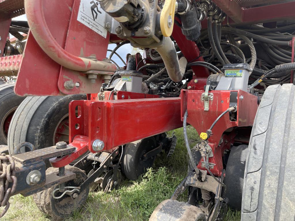 Rear hitch for Case IH® planters - Image 7